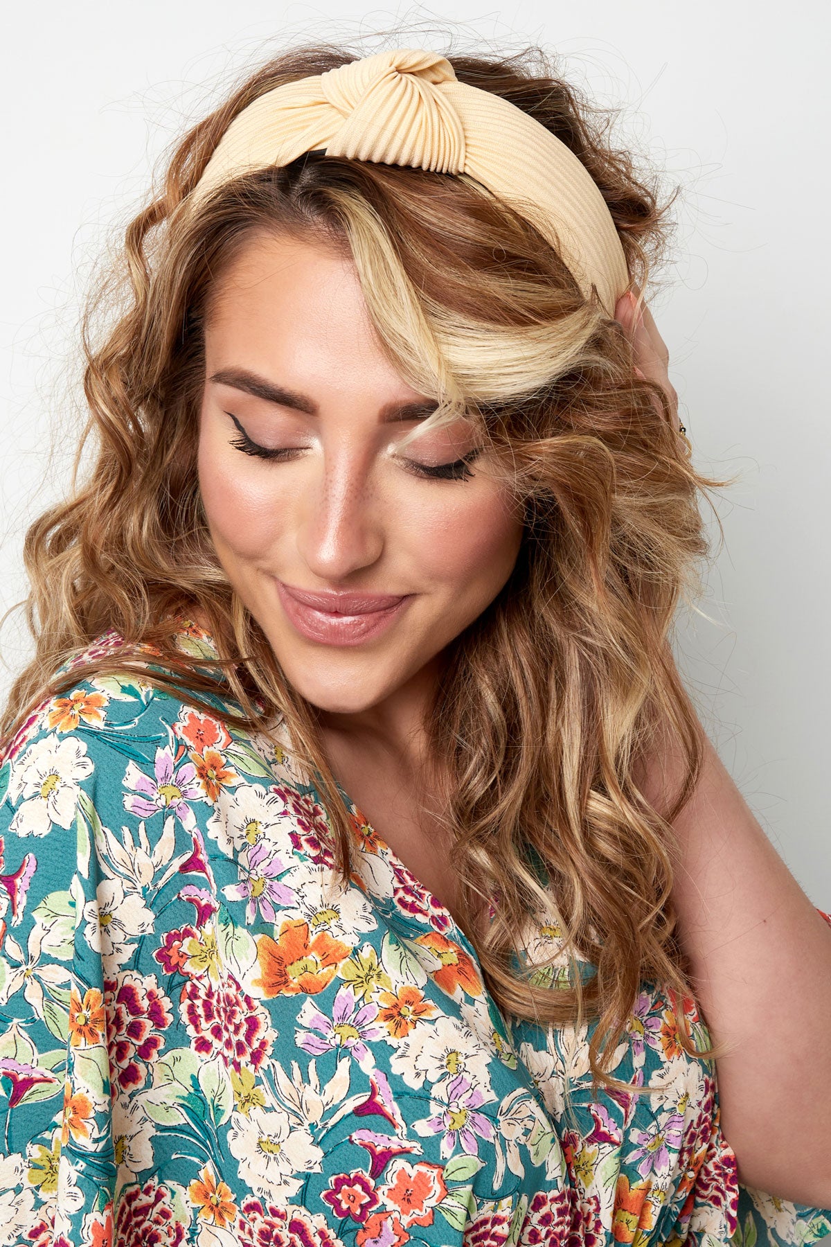 Must-have hairband scarf beige