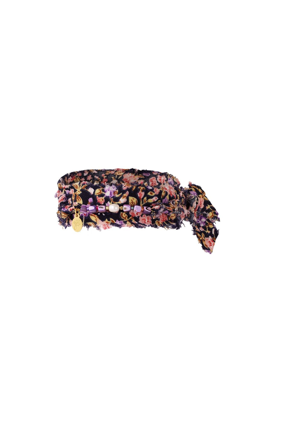 Pink flowery lint bracelet with beads